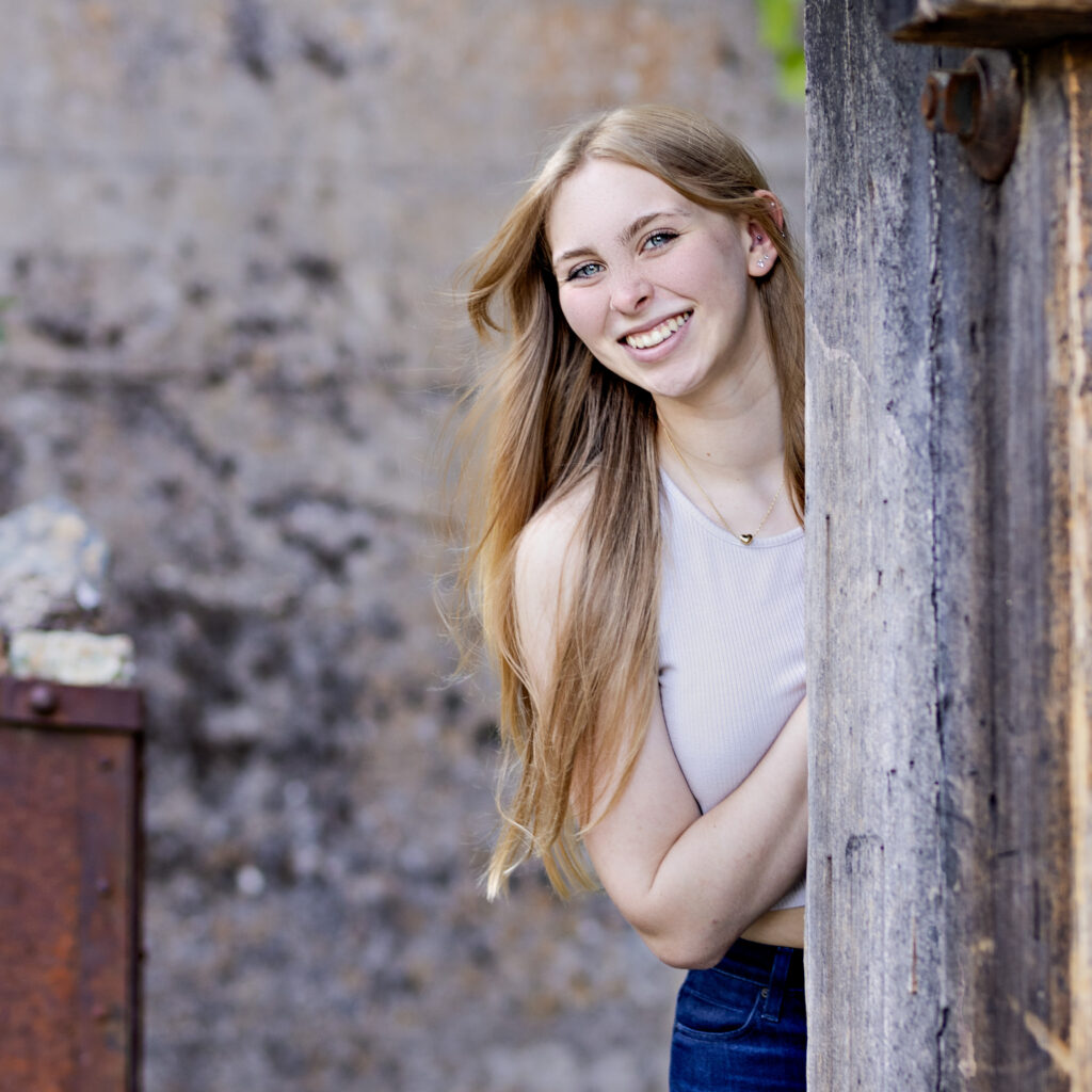 Senior portraits in Nevada City, CA by Kendra Evans Photography